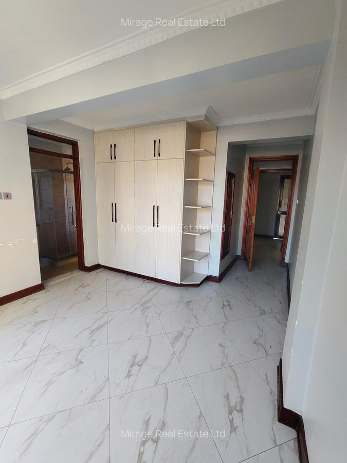 3 Bed Apartment with Gym in Garden Estate - 14