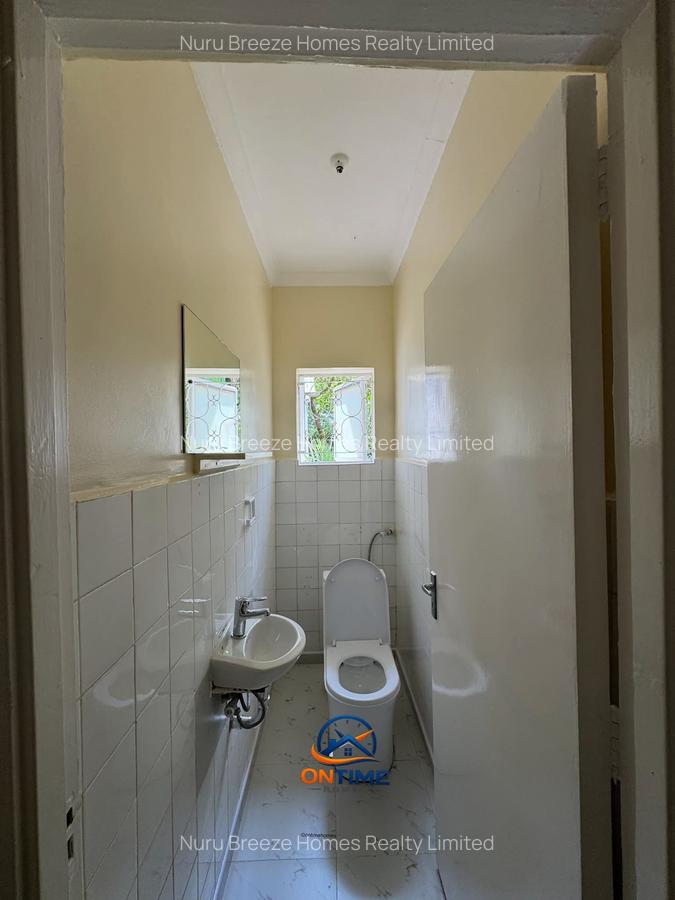 4 Bed House with En Suite in Rosslyn - 7