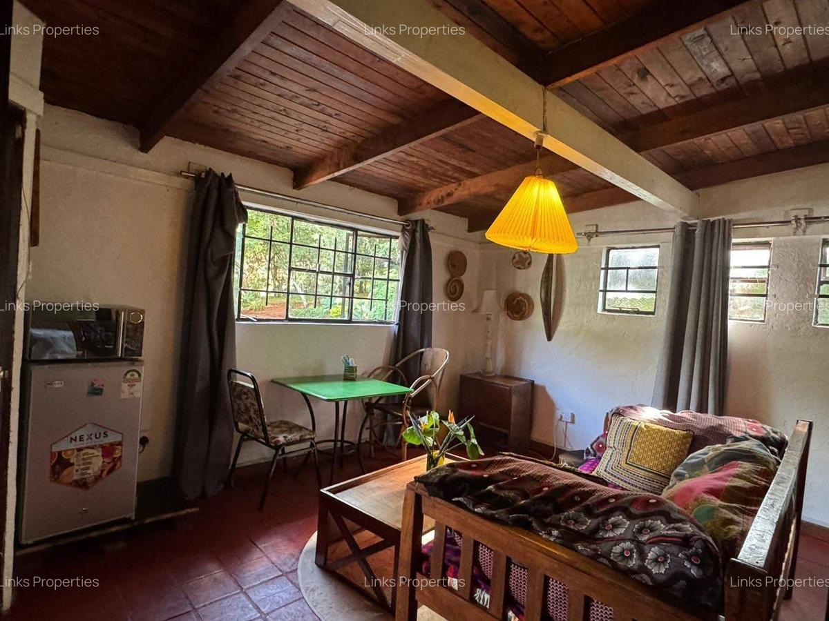1 Bed House with En Suite at Karen - 5