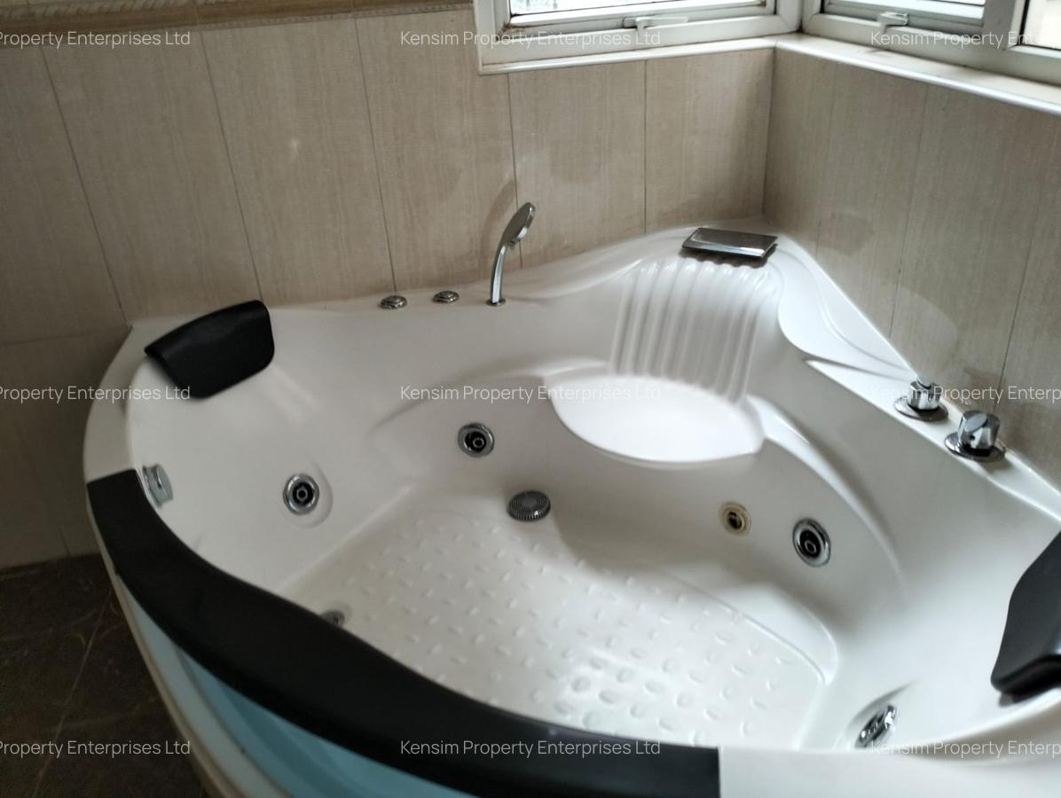 4 Bed Townhouse with En Suite in Riverside - 11