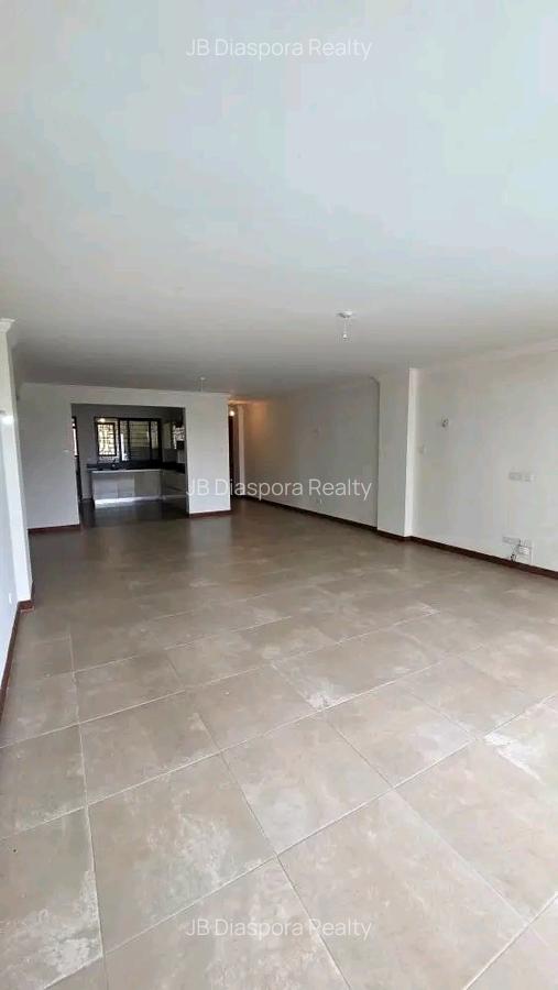 3 Bed Apartment with En Suite at 3Rd Parklands - 15