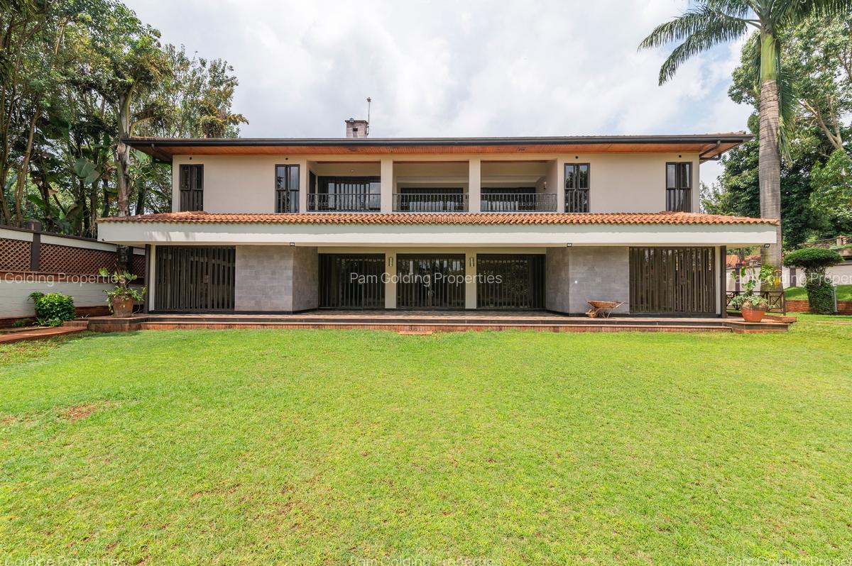 5 Bed House with En Suite in Runda - 1