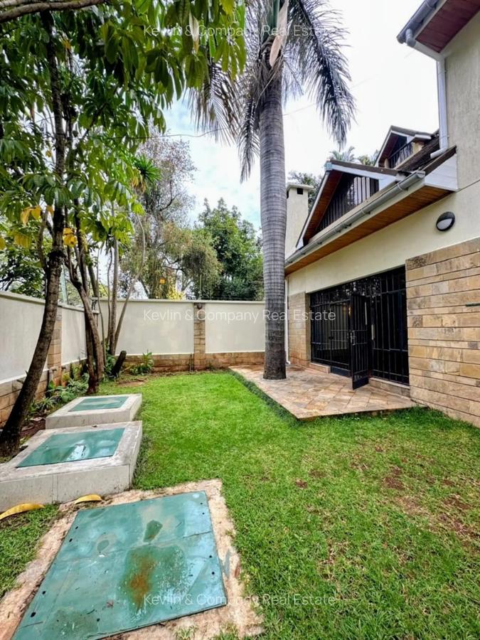 5 Bed Villa with En Suite in Lavington - 1