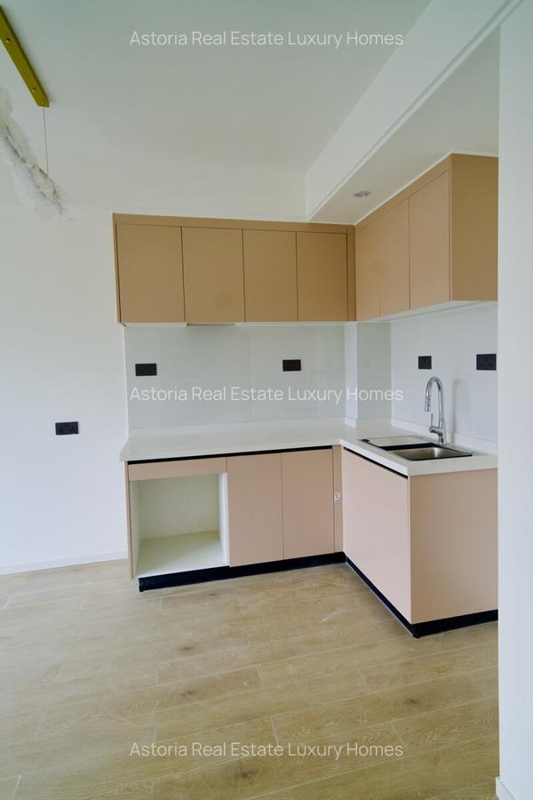 1 Bed Apartment with En Suite at 2026-250 1 Bed - 1