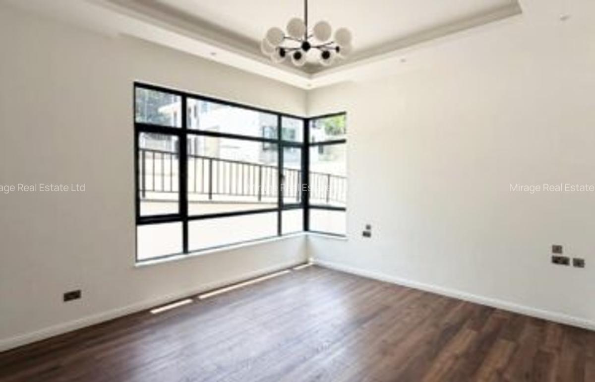 5 Bed Villa with En Suite in Lavington - 6