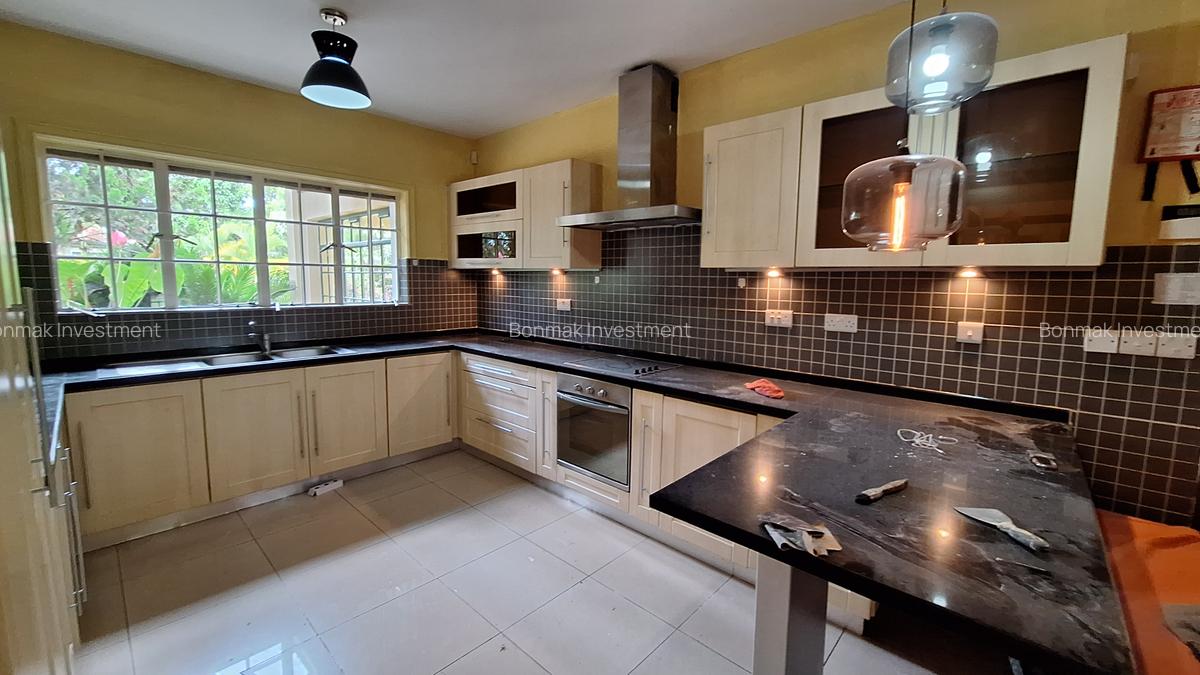 4 Bed Townhouse with En Suite at Old Runda - 7
