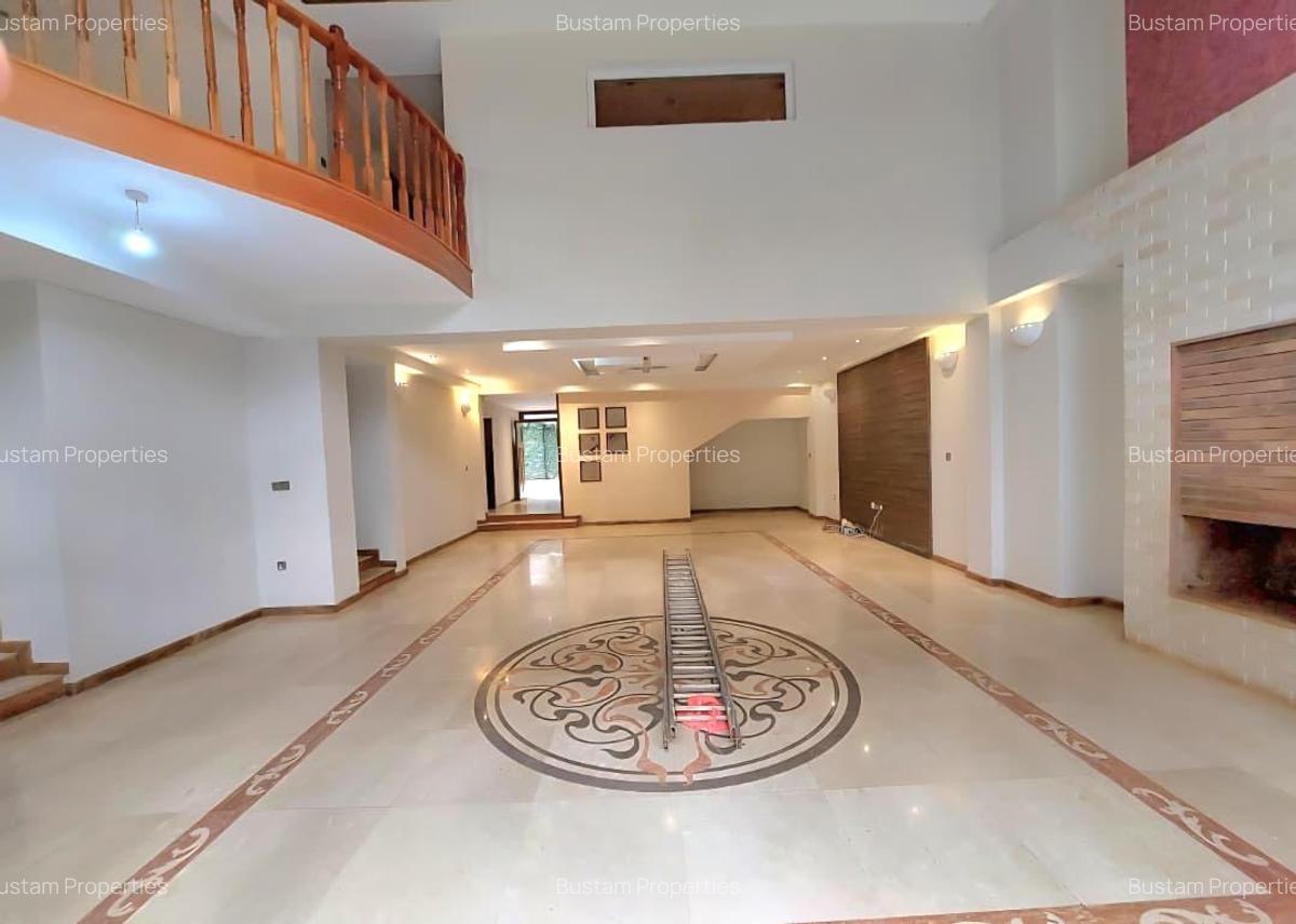 5 Bed Townhouse with En Suite in Lavington - 3