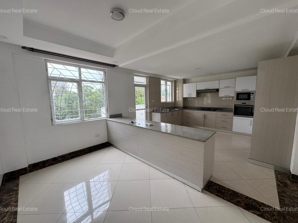 3 Bed Apartment with En Suite in Lavington - 8