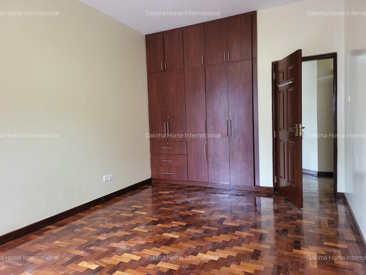 4 Bed Apartment with En Suite in General Mathenge - 13