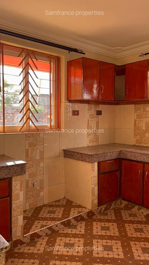 4 Bed House with En Suite at Coca-Cola - 8