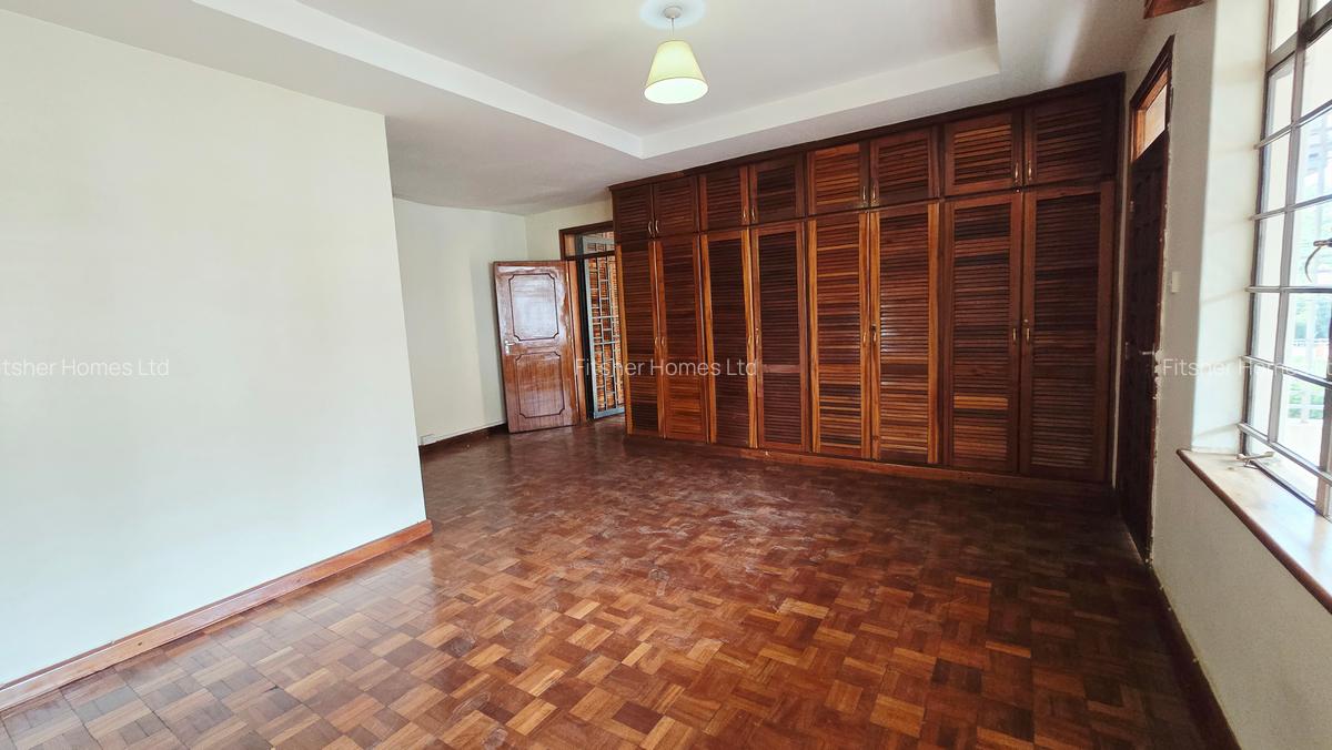 5 Bed House with En Suite in Runda - 8