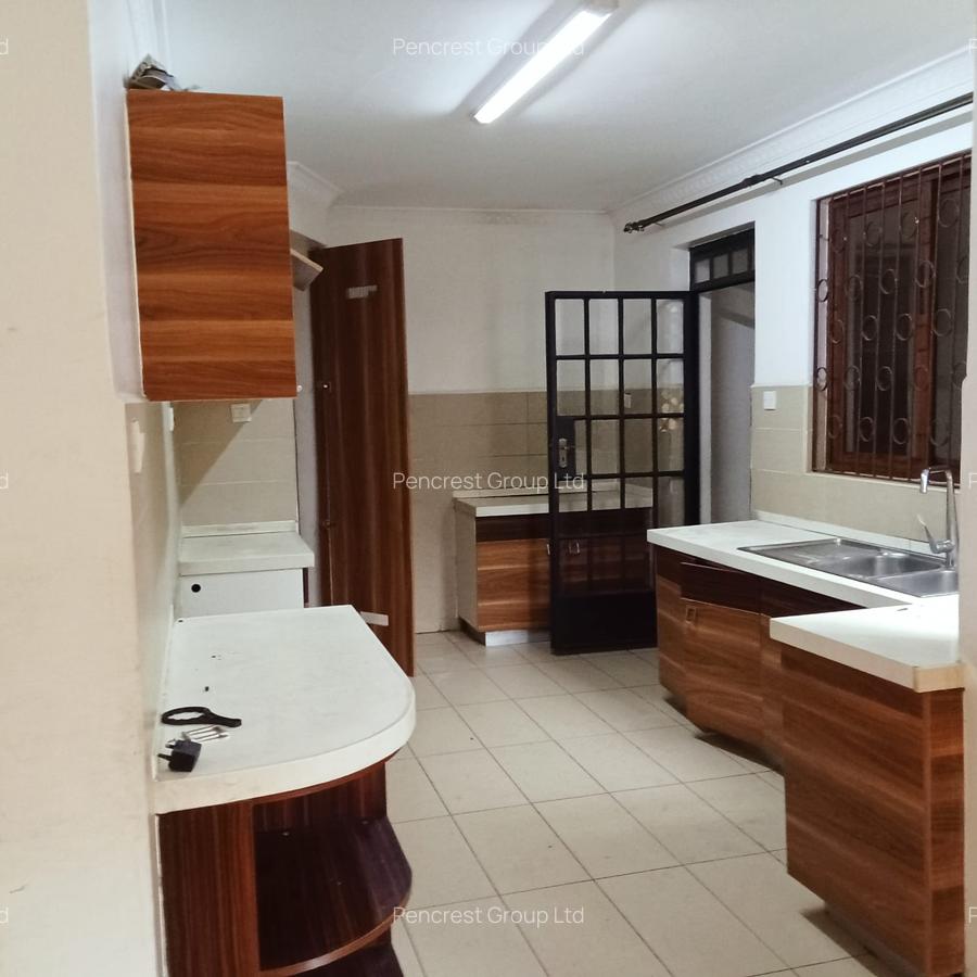 3 Bed Apartment with En Suite in Rhapta Road - 4