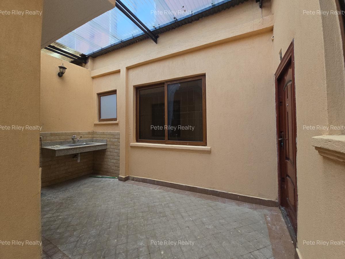 5 Bed Villa with En Suite at Chalbi Drive - 15