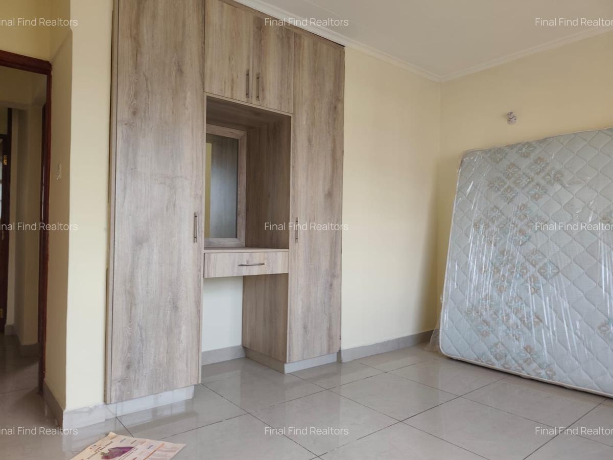 2 Bed Apartment with En Suite in Parklands - 16