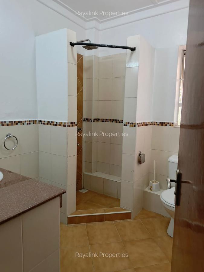5 Bed House with En Suite at Westlands - 17