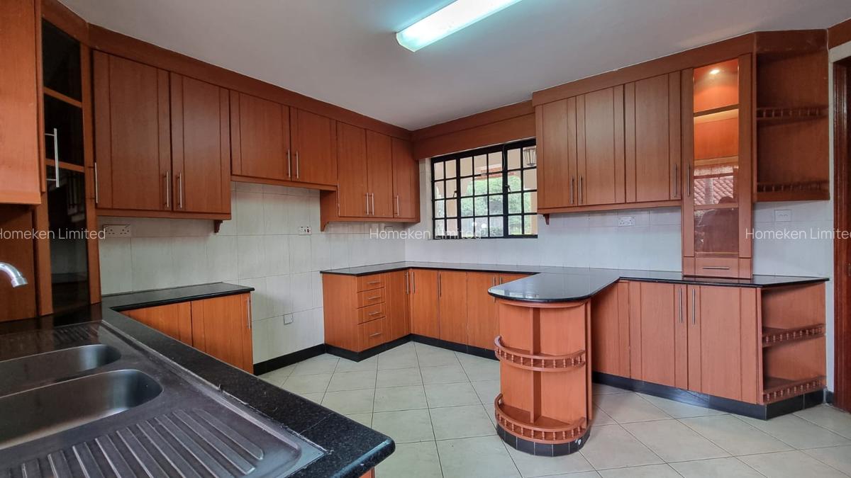 5 Bed Townhouse with En Suite at Kileleshwa - 3