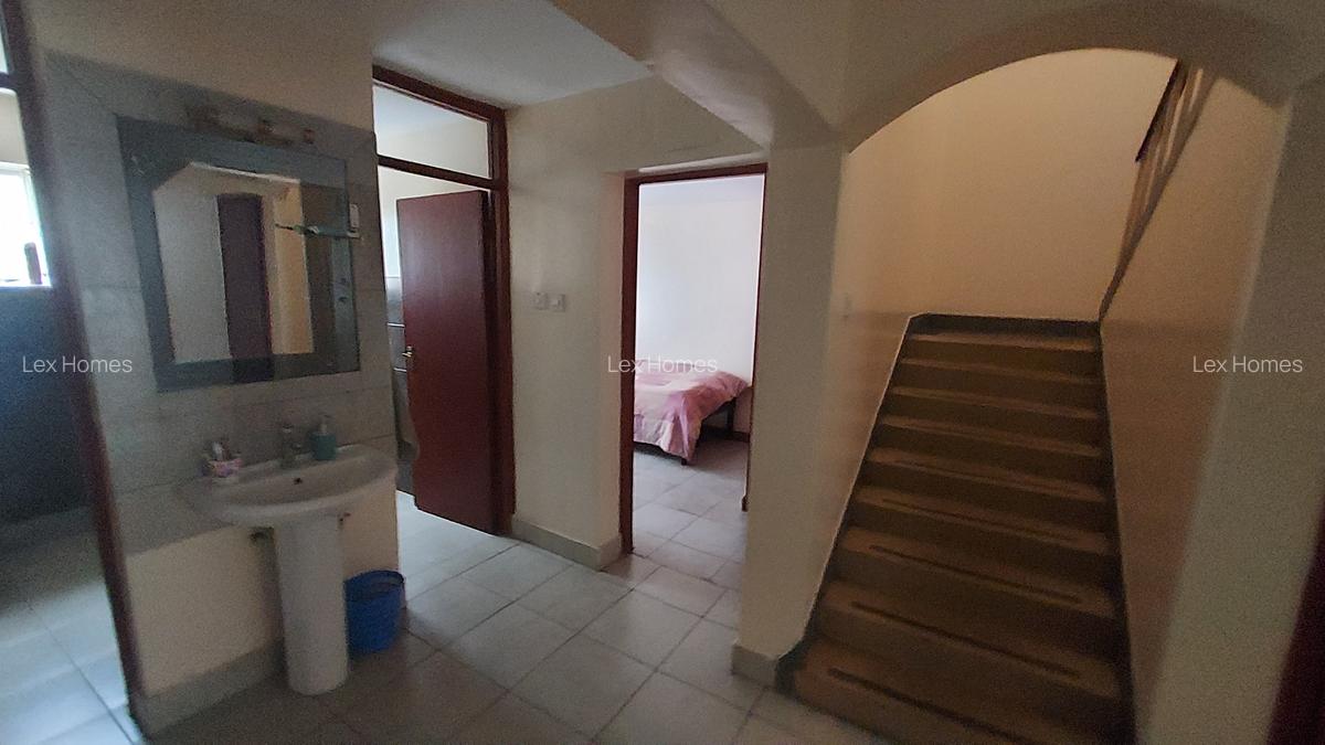 5 Bed House with En Suite at Langata Road - 9