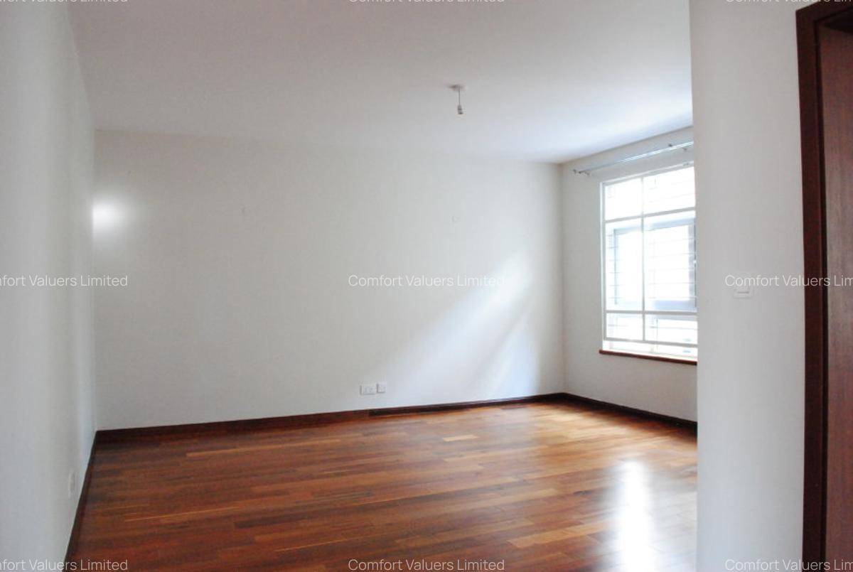 5 Bed Townhouse with En Suite at Lavington Green - 10
