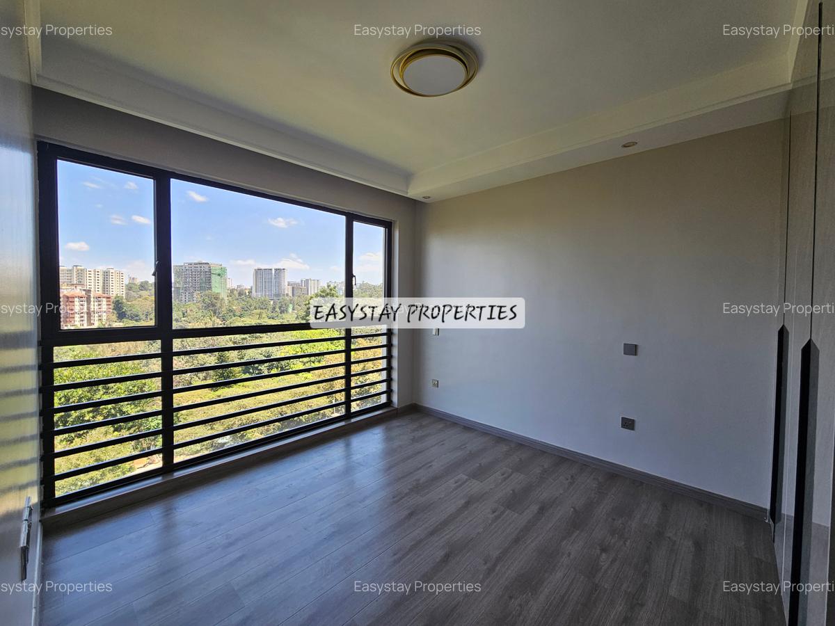 3 Bed Apartment with En Suite in Riverside - 4