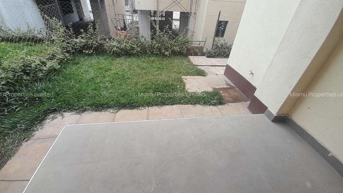 4 Bed Townhouse with En Suite at Banana Road - 19