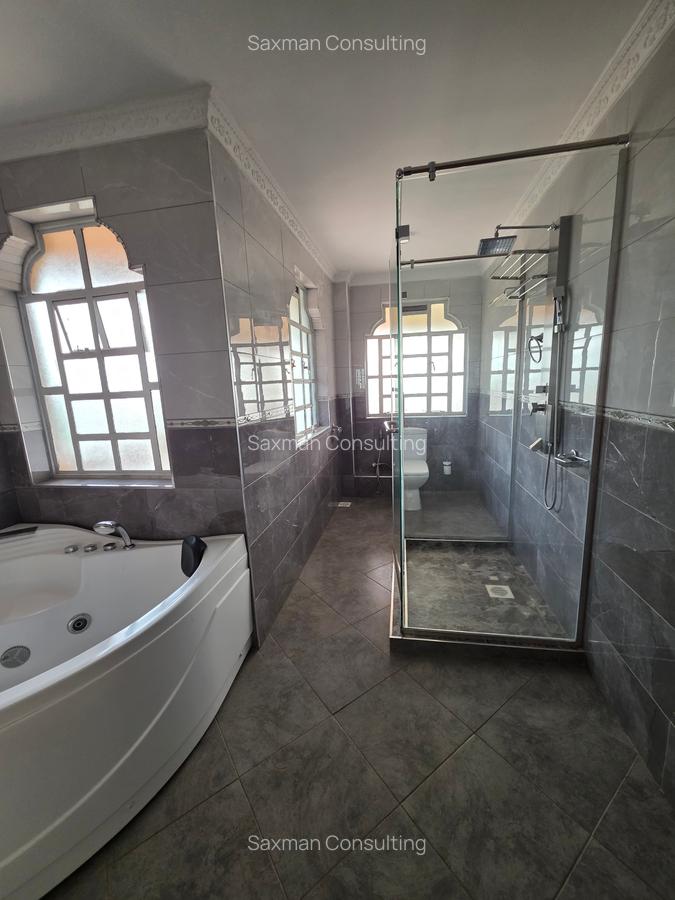 6 Bed House with En Suite in Runda - 17