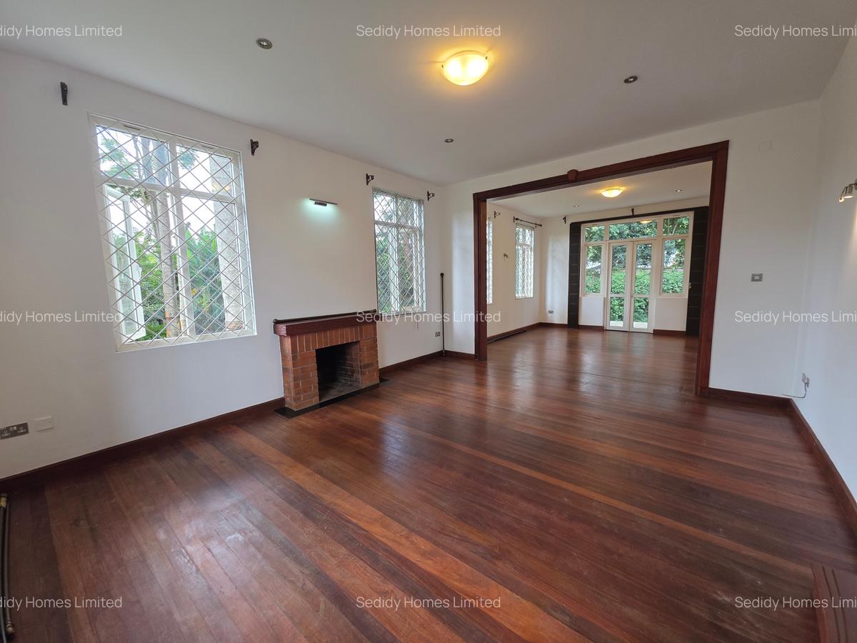 5 Bed Townhouse with Staff Quarters in Rosslyn - 2