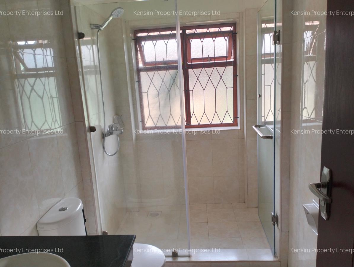 5 Bed Townhouse with En Suite in Runda - 11