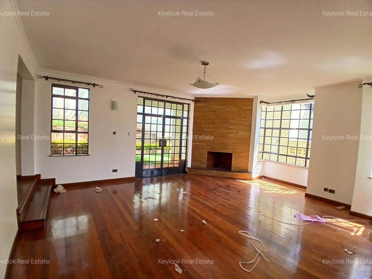 5 Bed Townhouse with En Suite at Lavington Green - 4