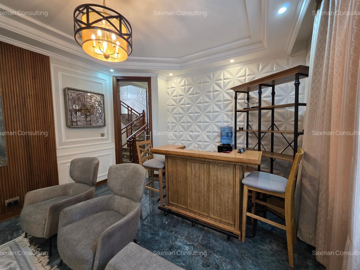 5 Bed Villa with En Suite in Lavington - 12