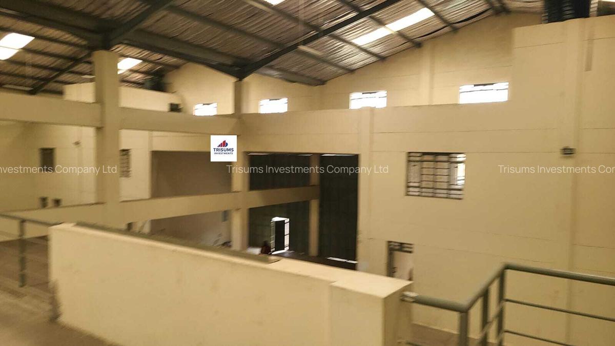 300,000 ft² Warehouse with Fibre Internet in Industrial Area - 13