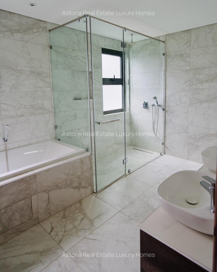 3 Bed Villa with En Suite at 2026-389 3 Bed - 4