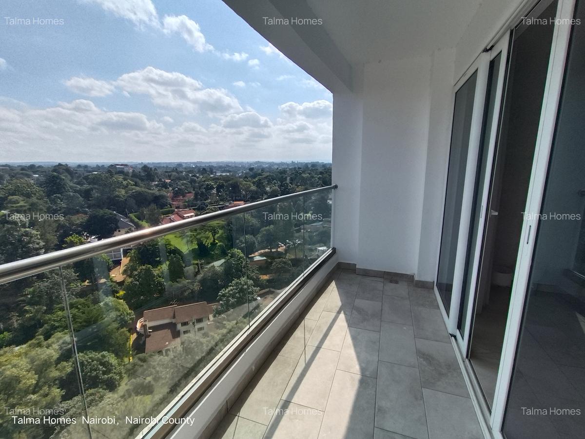 3 Bed Apartment with En Suite at Facing Lavington - 15
