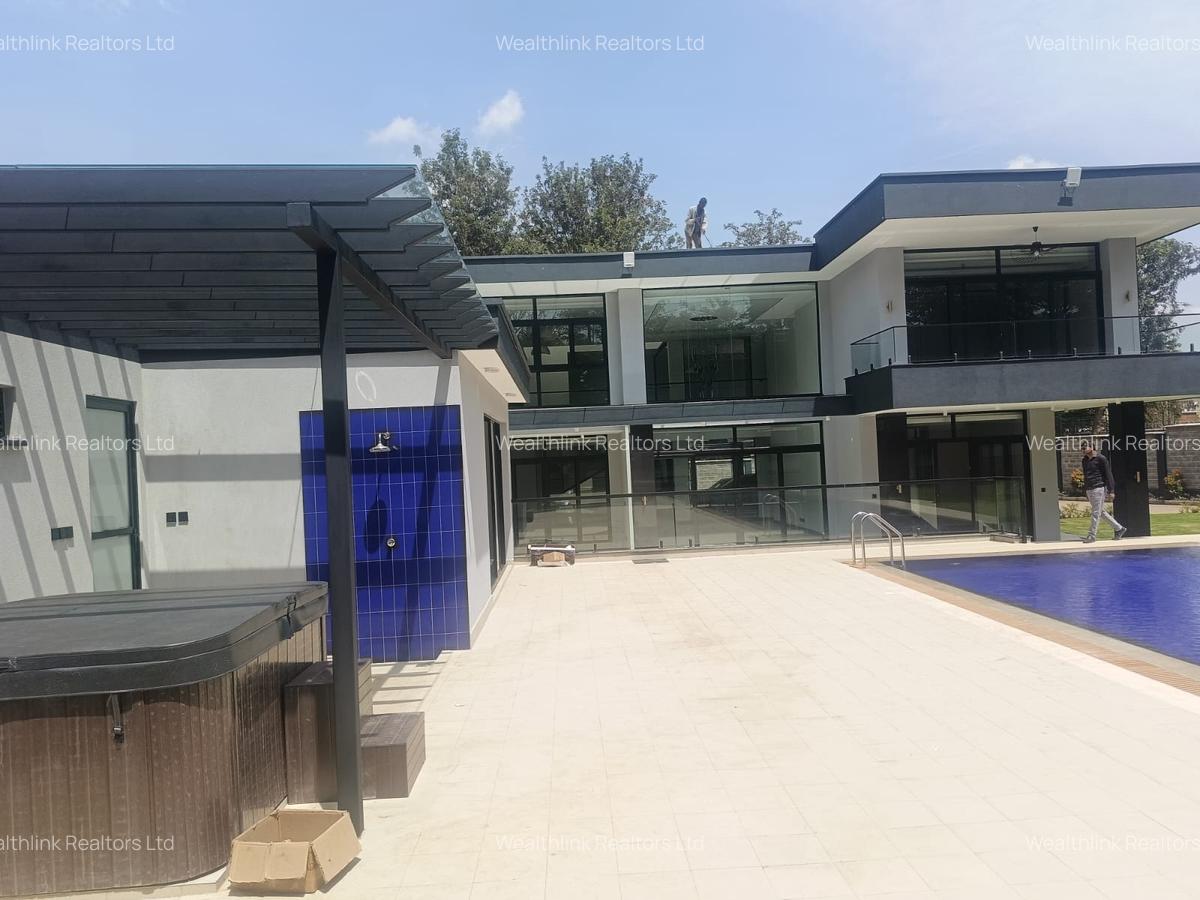 5 Bed House with En Suite at Nyari - 3