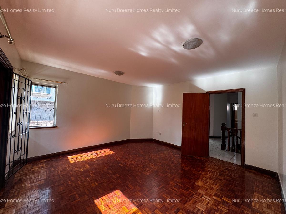 4 Bed Townhouse with En Suite in Spring Valley - 11