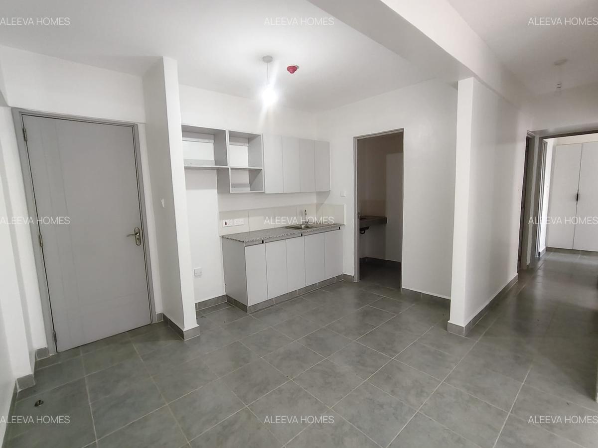 2 Bed Apartment with En Suite in Garden Estate - 6