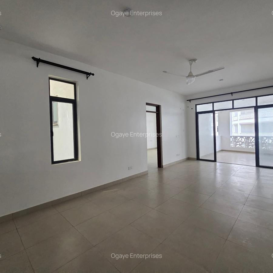 2 Bed Apartment with En Suite at Baobab - 4