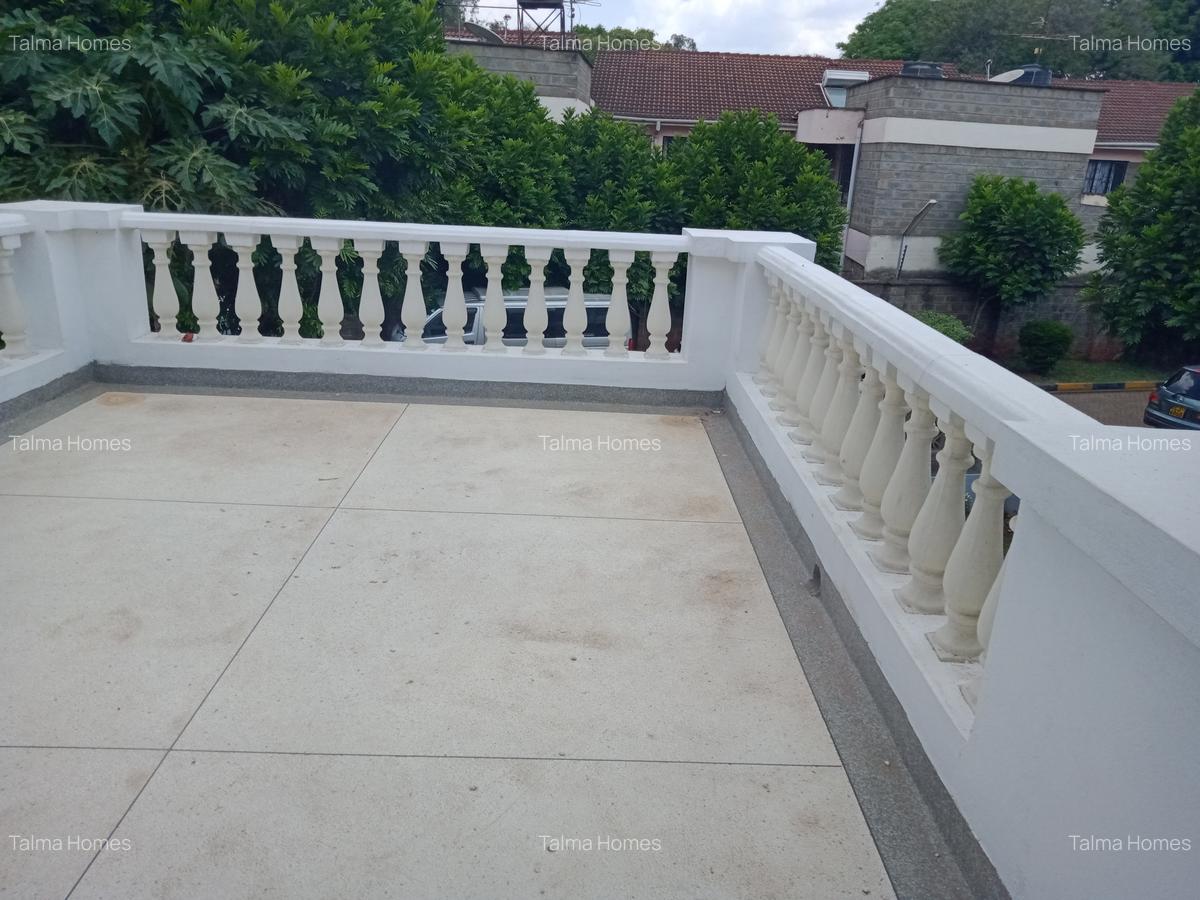 4 Bed Townhouse with En Suite at Lavington Green - 11