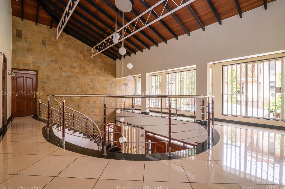 5 Bed House with En Suite in Runda - 7