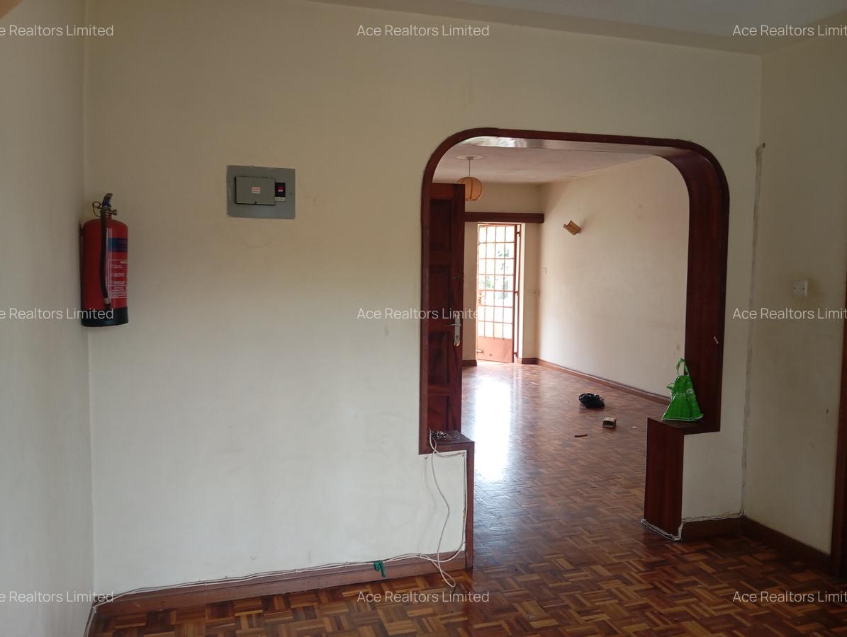 3 Bed Apartment with En Suite at Westrands Avenue - 8