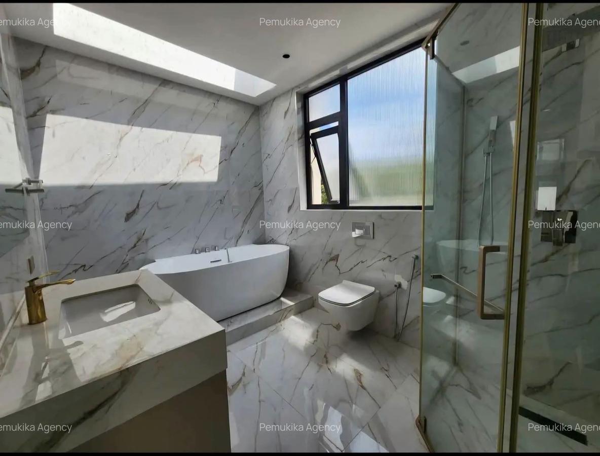 5 Bed Townhouse with En Suite in Lavington - 10