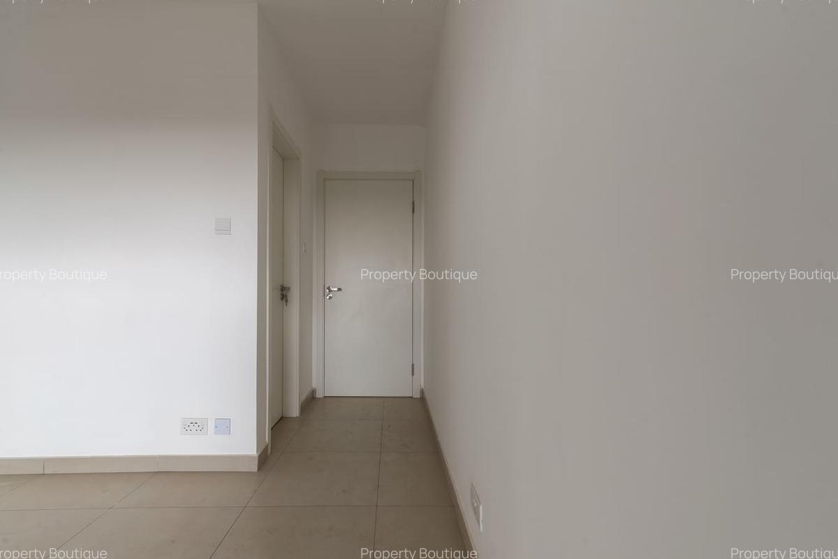 2 Bed Apartment with En Suite in Lavington - 6