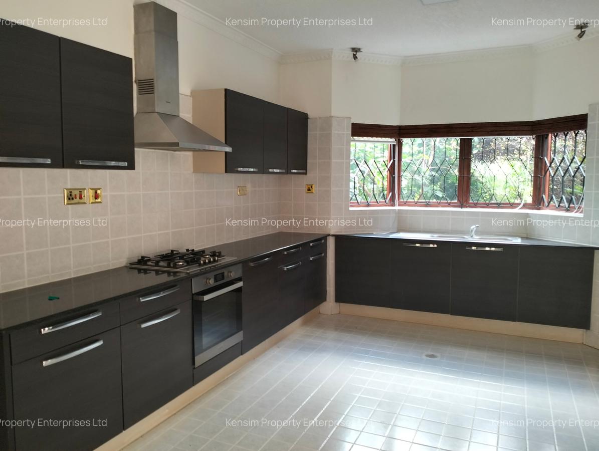 5 Bed Townhouse with En Suite in Runda - 8