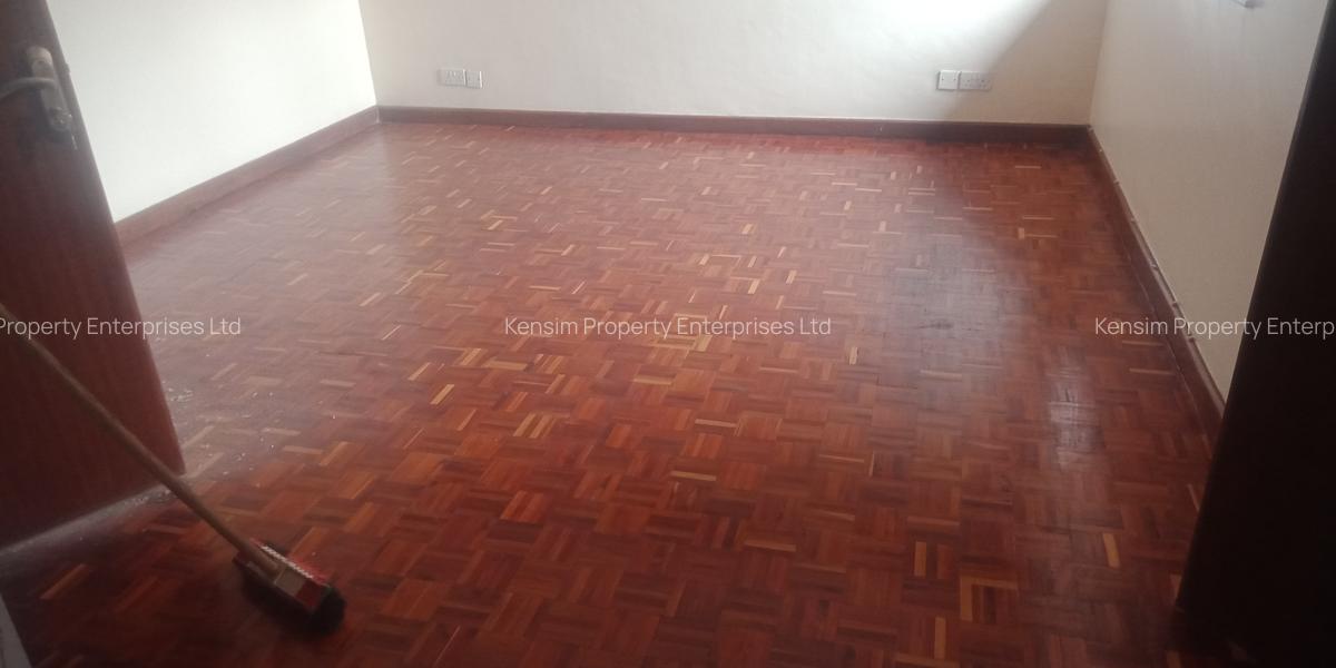 4 Bed Townhouse with En Suite in Lavington - 14