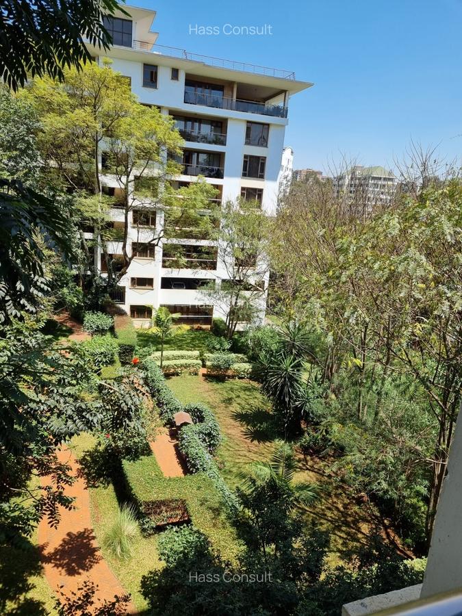 4 Bed Apartment with En Suite at Riverside Drive - 2
