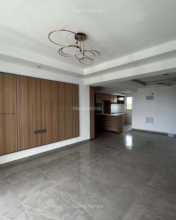 3 Bed Apartment with En Suite in Riverside - 5