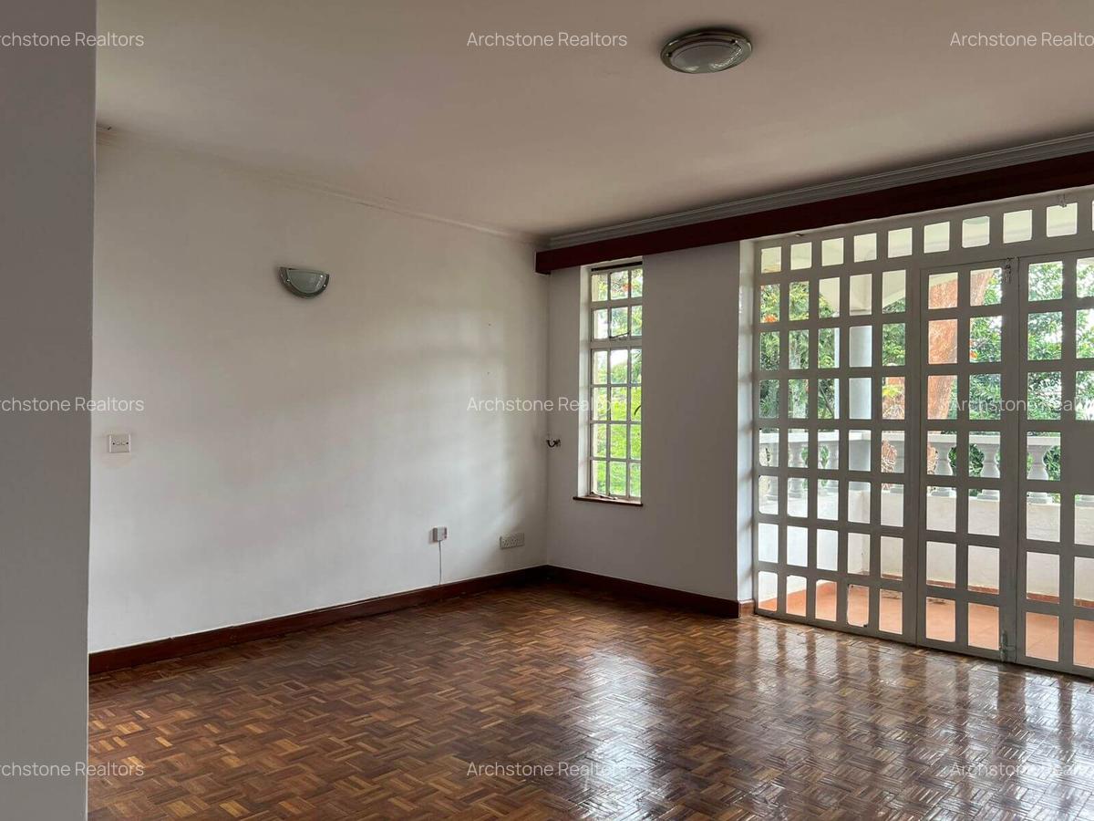 4 Bed Townhouse with En Suite in Rosslyn - 5