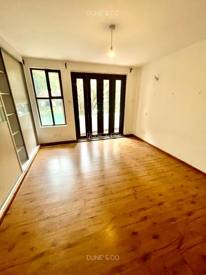 2 Bed Apartment with En Suite in Riverside - 16