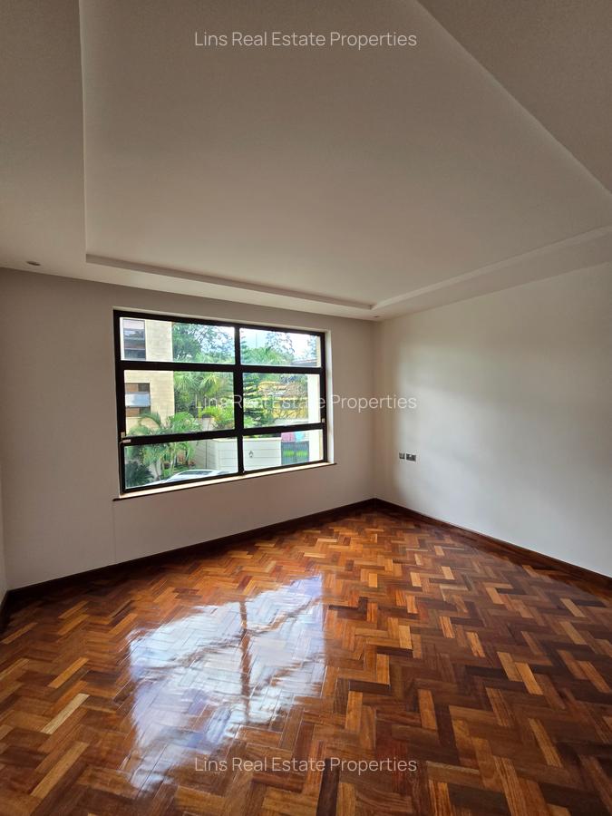 5 Bed Townhouse with En Suite in Lavington - 17