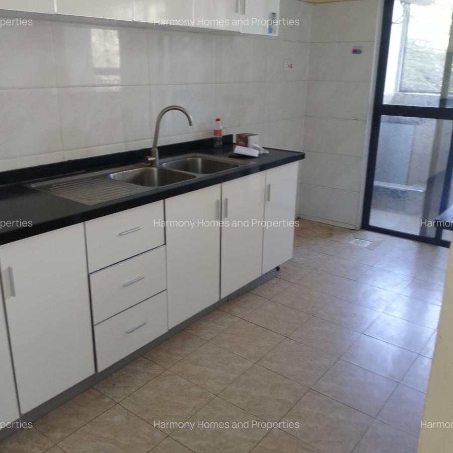 3 Bed Apartment with En Suite at Riverside - 6