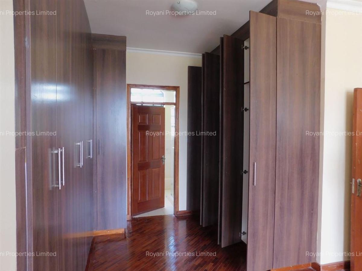 4 Bed House with En Suite at Summerfield Estate - 14